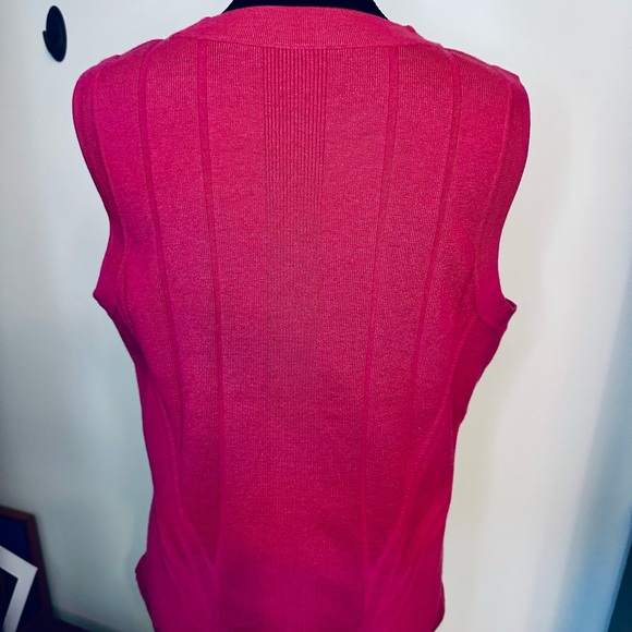 Carlisle Collection Sleeveless Knit Top - Picture 2 of 2